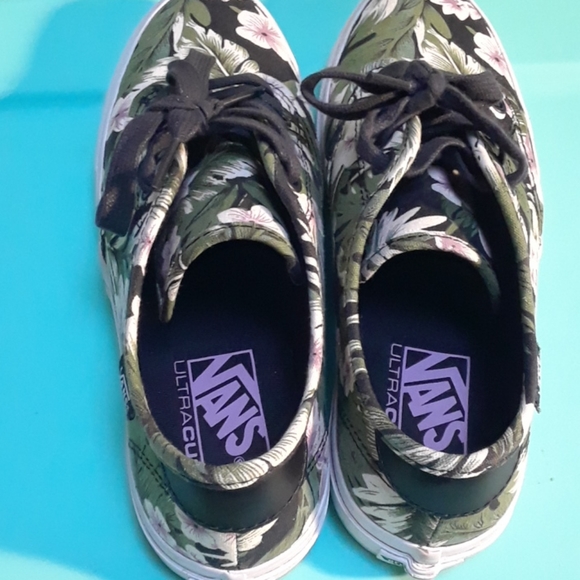 Leaf/ Floral Vans - Picture 4 of 8